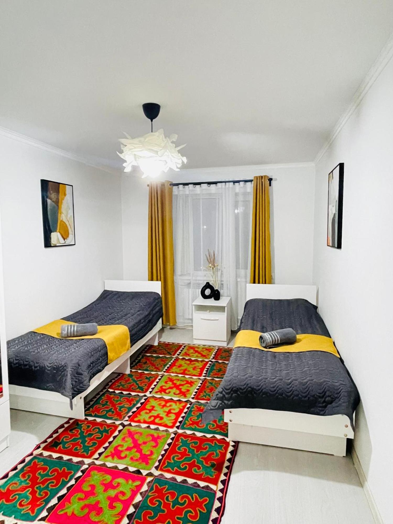 Guesthouse Greathome Karakol Exteriör bild